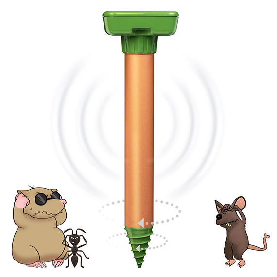 Orange-grüner Ultraschall-Bodenstecker mit Schraubspitze im Boden, abstrahlende Schallwellen und gezeichnete Symbole von Maulwurf, Ameise und Ratte