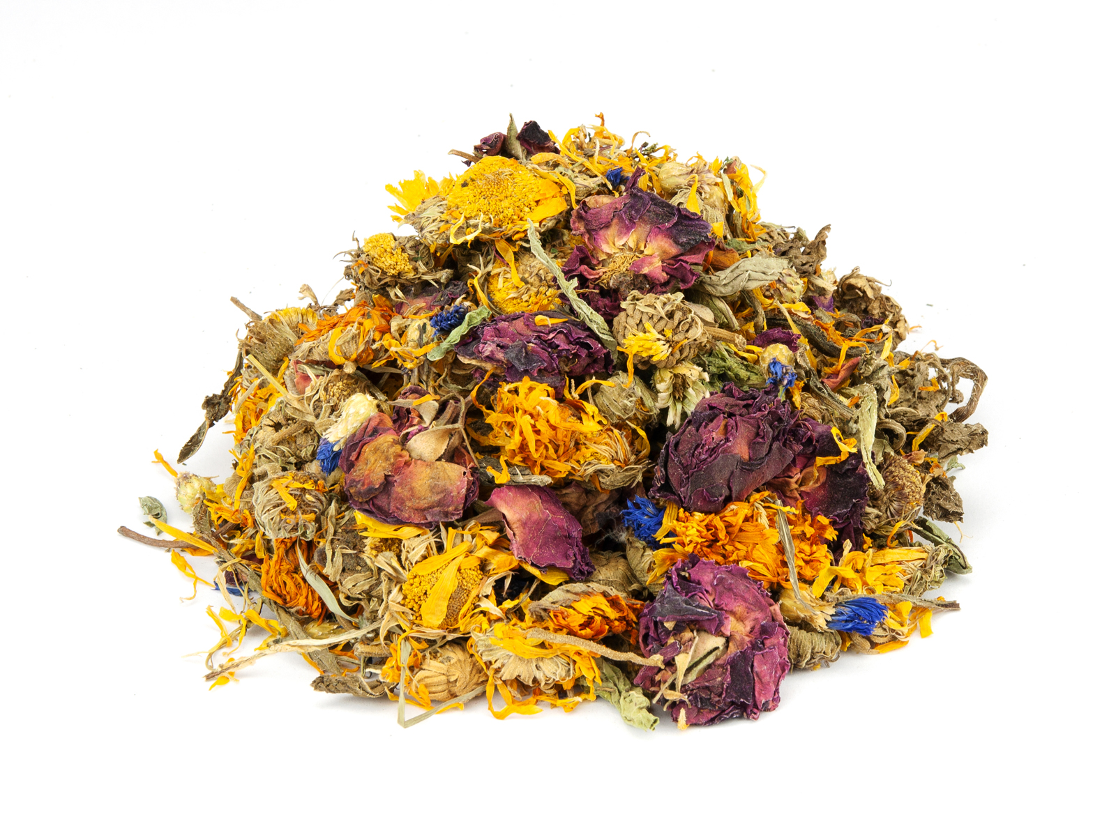 98782_Nager Nachtisch-MCN046-Blüten-Kräuter-Mix Nahaufnahme einer getrockneten bunten Blütenmischung (Rosen, Ringelblumen, Kornblumen, Kamille) auf weißem Hintergrund